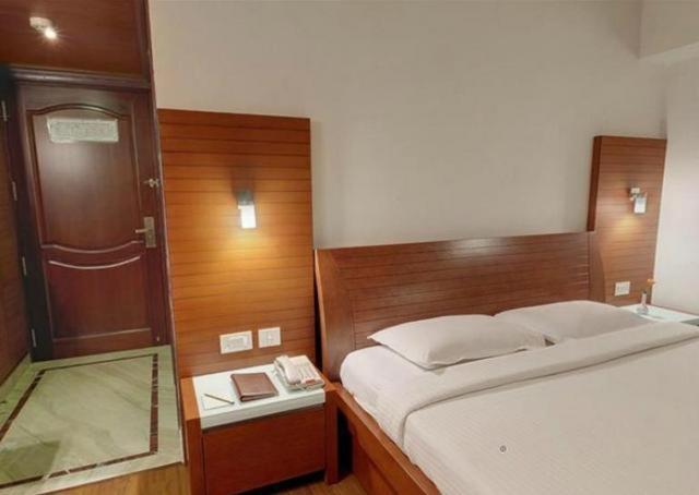 Parijatha Gateway Hotel Bangalore Room photo